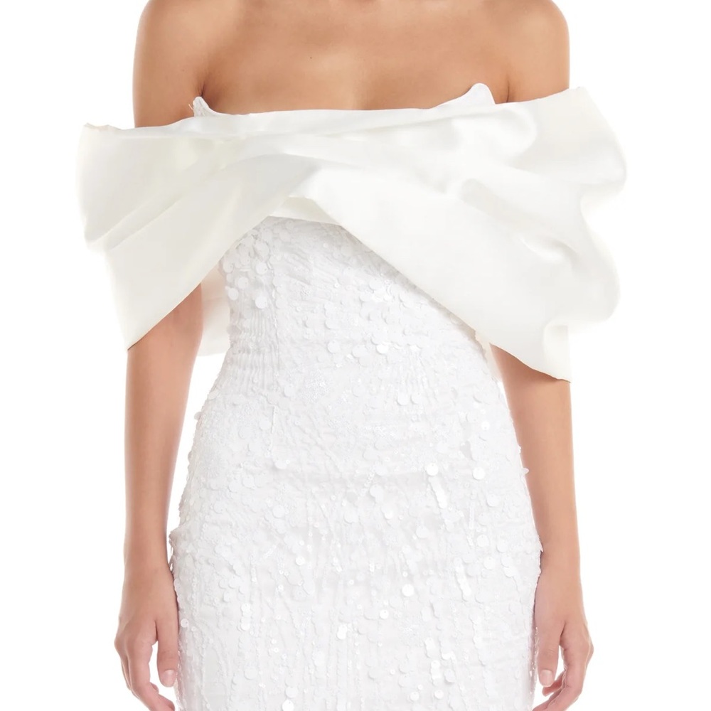 White dress / Wedding dress